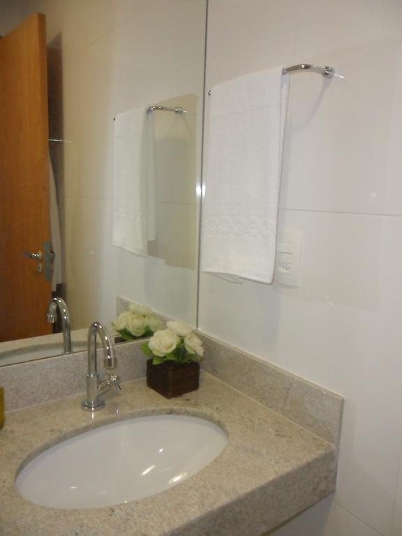 Lord Hotel Aeroporto Confins Vespasiano Szoba fotó