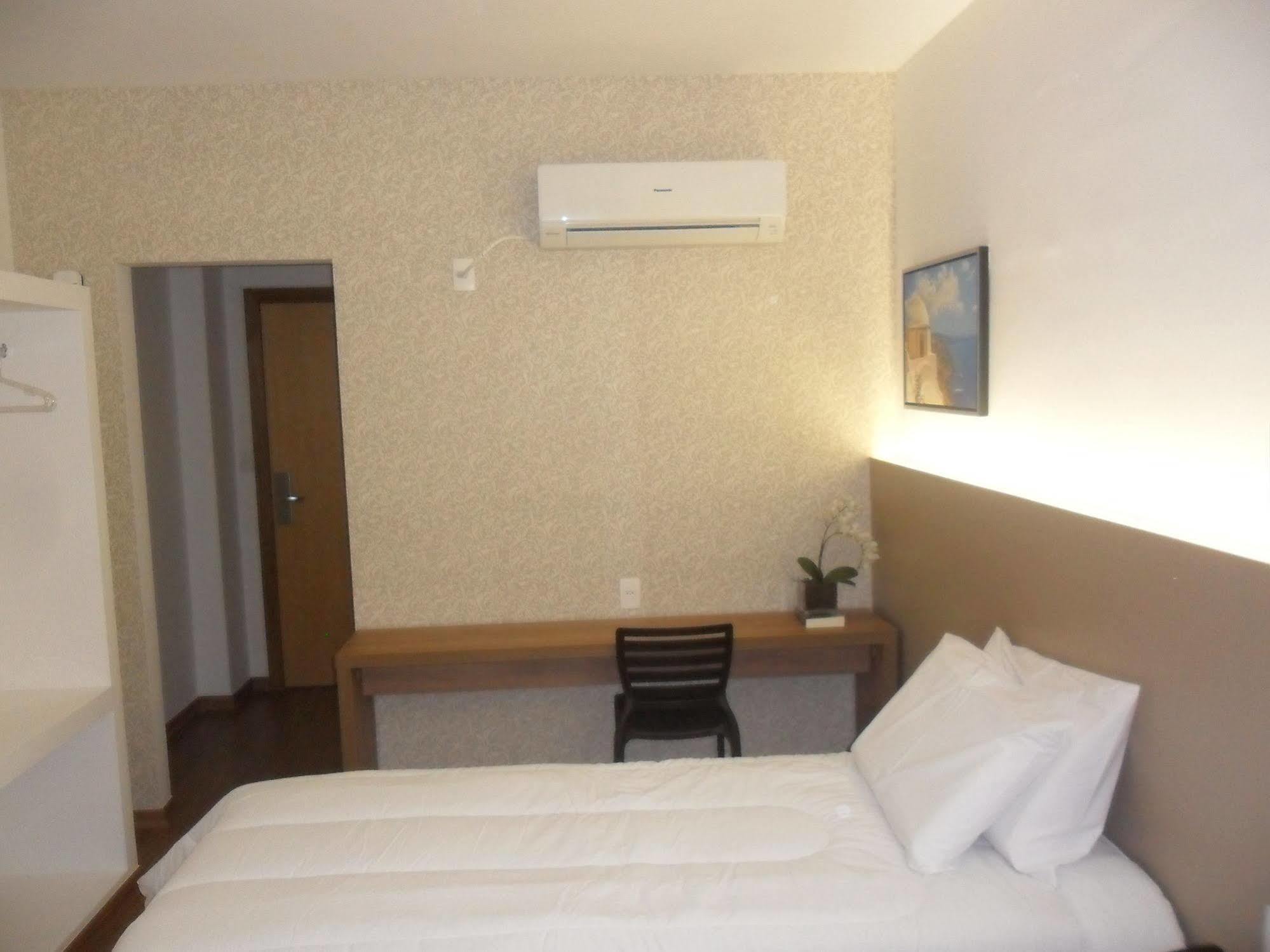 Lord Hotel Aeroporto Confins Vespasiano Kültér fotó